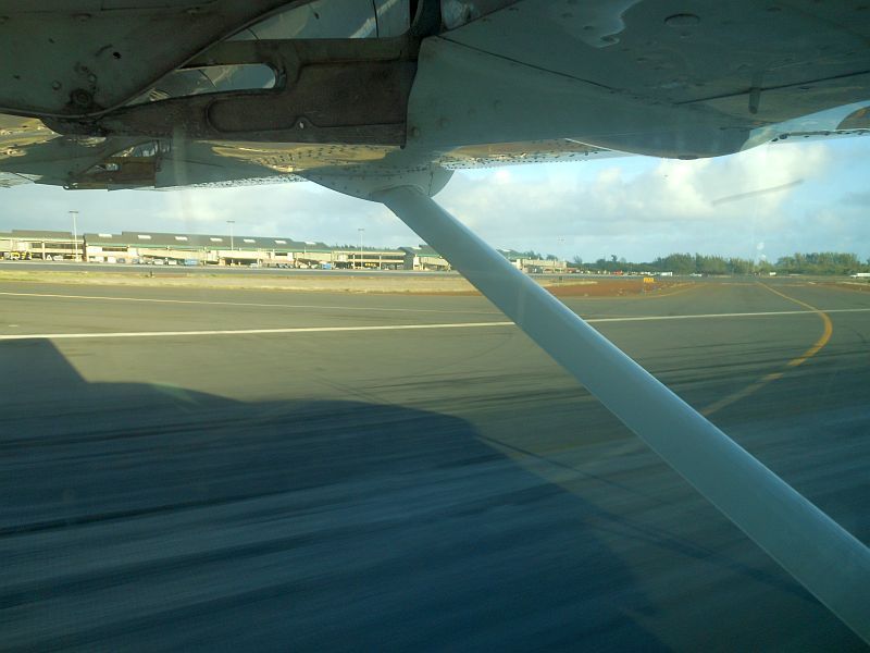 http://i1298.photobucket.com/albums/ag46/BZNPilot/Prop-Hopping%20in%20Paradise/41_zps6c329c66.jpg