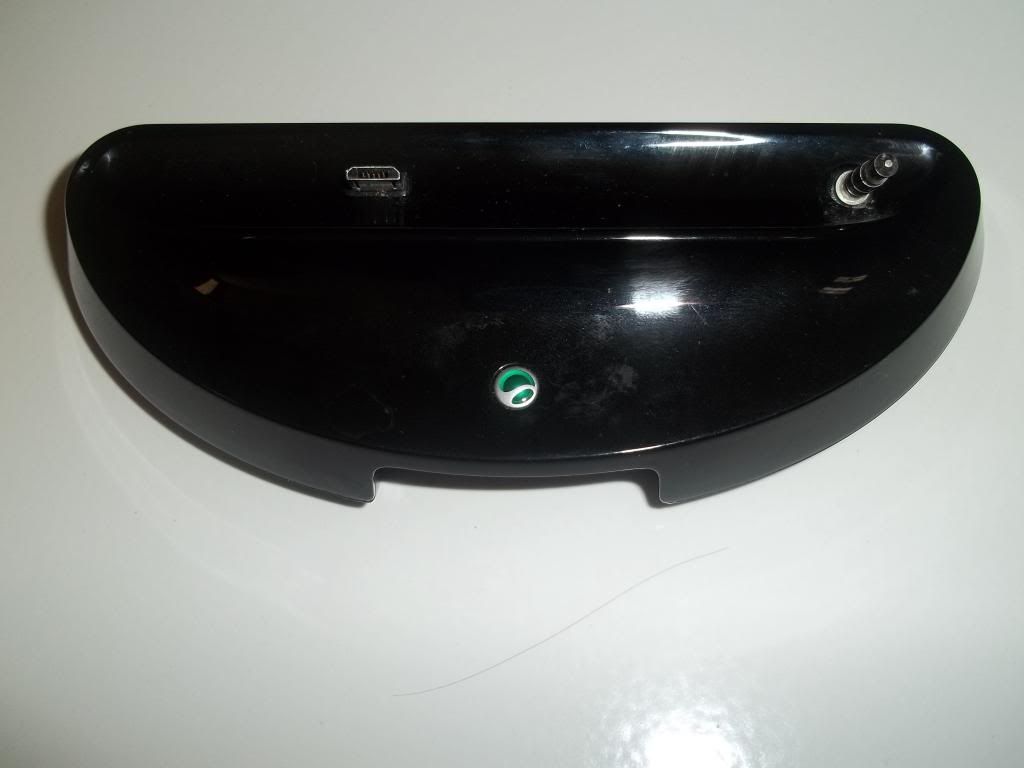 Jual Sony Ericsson Xperia Play hitam + aksesoris lengkap