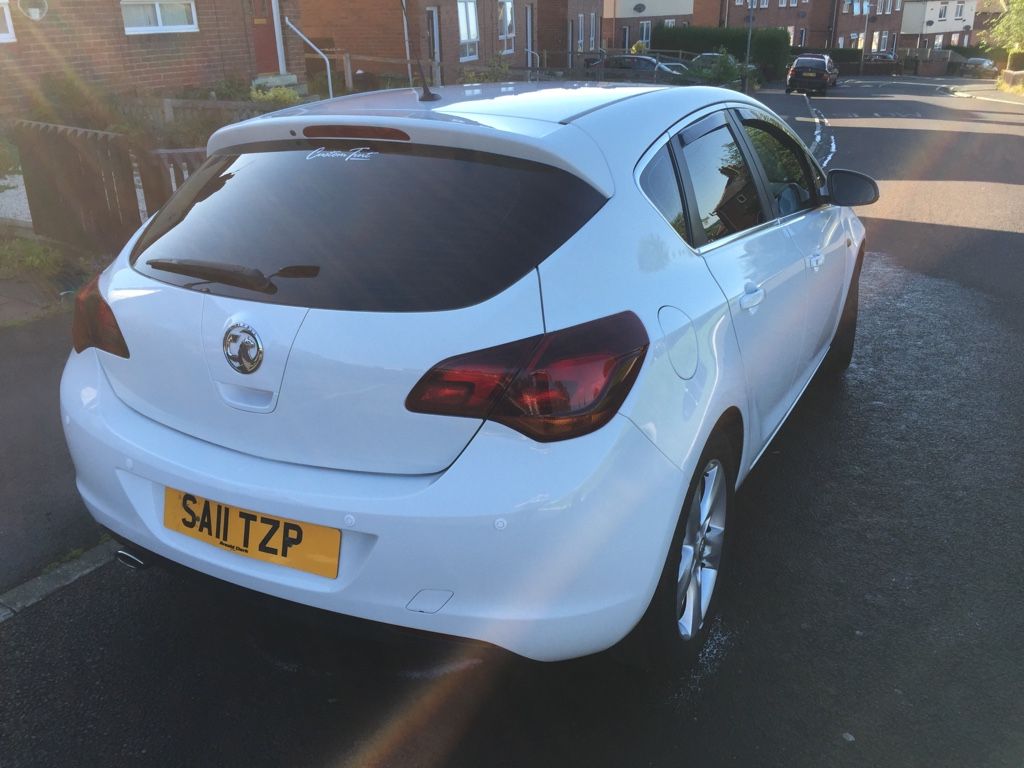 [Image: Tinted%20windows%20closer_zpsvthn8fzw.jpg~original]