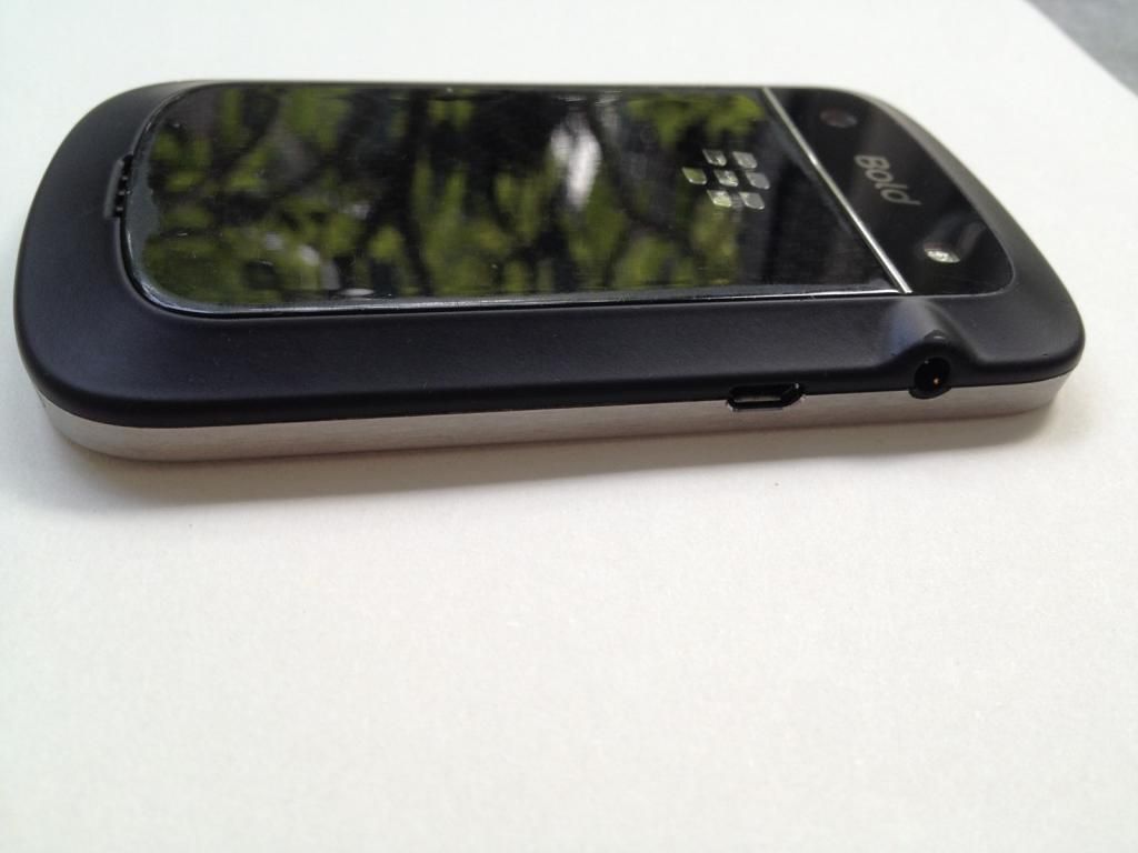 Ship mỹ về được 5 cây Bold 9930 Verizon đẹp , máy chất , giá tốt - 9