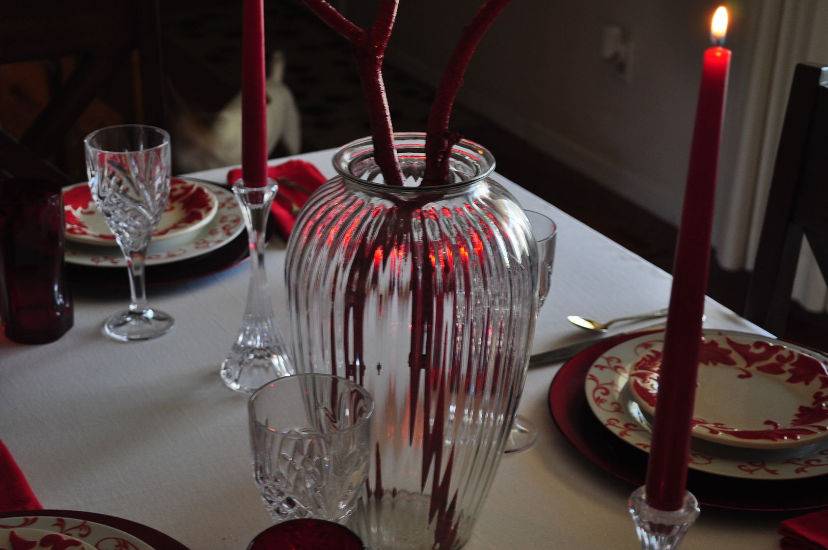Kathe With An E~Red & White Table Centerpiece